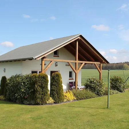 بيت للعطل Sunny Holiday With Fenced Garden Bastorf